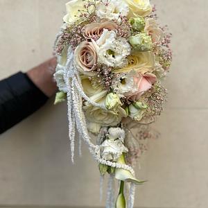 AUX FLEURS DE MARIE